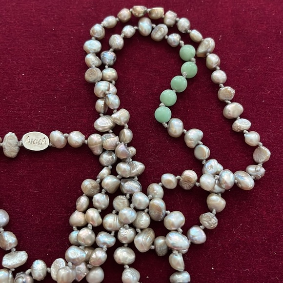 Gorgeous light green stone and silver beaded heart chakra “Happiness” necklace. - Picture 3 of 7